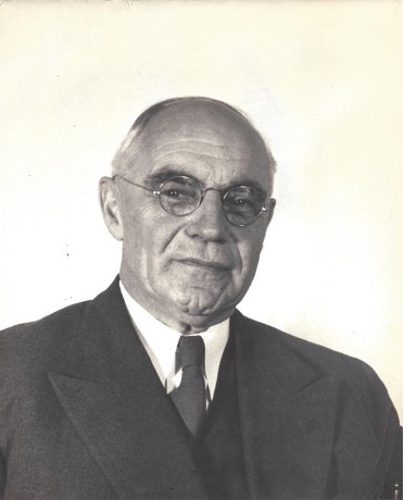 Earl Clement Davis